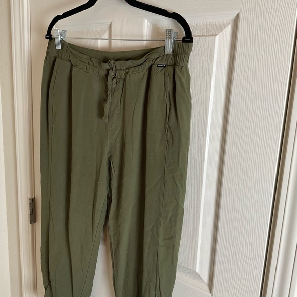 Hurley Women’s Olive Green Pants size large - Picture 3 of 7